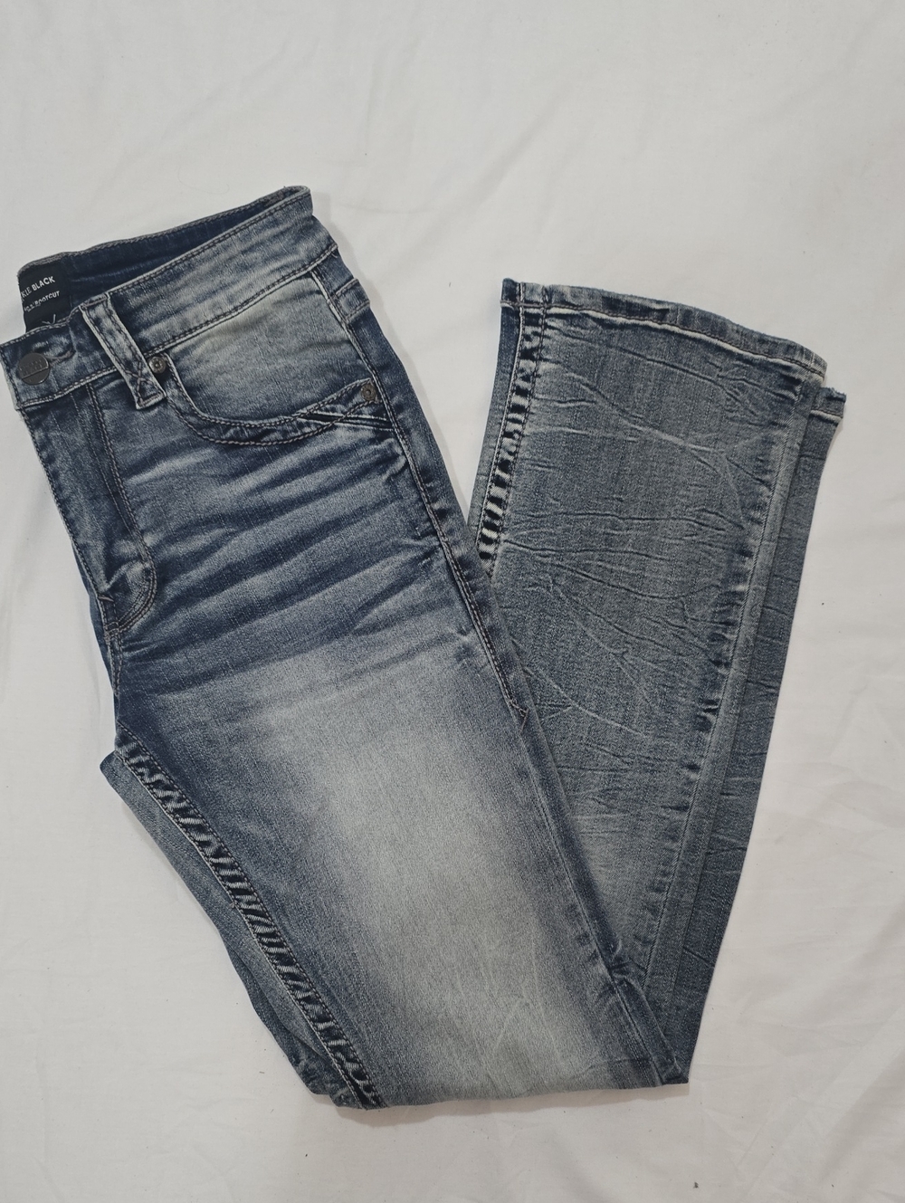 Buckle Men's Bootcut Jeans in Faded Blue